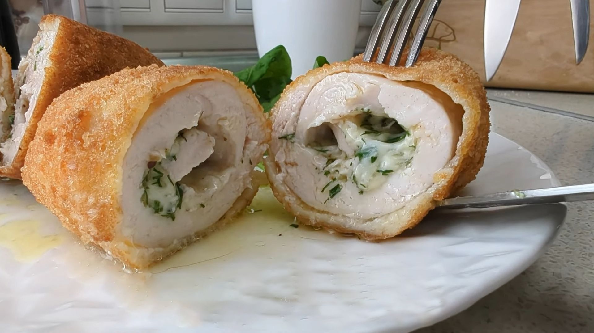 Идеальная закуска на праздничный стол. Рулетики с уникальной начинкой. Рулетики из куриного филе. смотреть онлайн