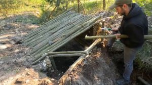Строительство ТЕПЛОГО и УЮТНОГО убежища для выживания с печью, подземная бревенчатая хижина, место д