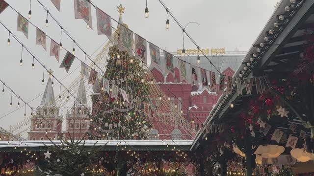 Новогодняя Москва. Красота! Новый год 2026. Прогулка по Москве. Красная площадь, ГУМ, ярмарка, город смотреть онлайн