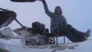 Нянька как стала махать удочкой! Всю Корюшку переманила к себе!Рыбалка на Белом море зимой!