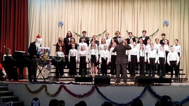 Колыбельная.Исполняет хор 