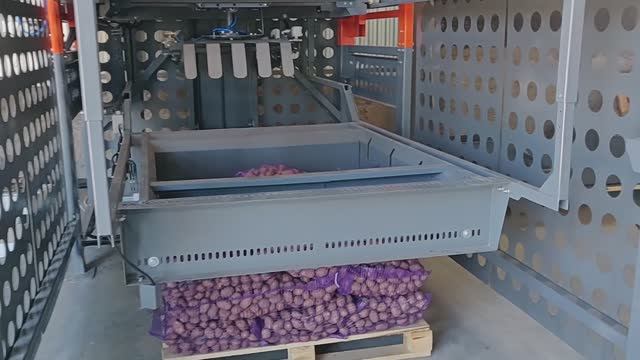 Паллетоукладчик RON-400 укладка мешков с картофелем смотреть онлайн