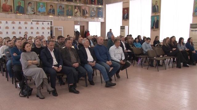 Глава города встретился с представителями спортивной общественности. Панорама 26.12.25 смотреть онлайн