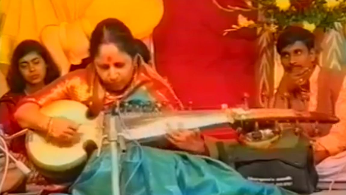 1999-1221 Evening Program, India Tour P2, Ganapatipule, India