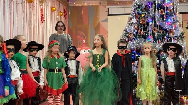 Песня "Белые снежинки" Группа №9 "Ягодки" смотреть онлайн