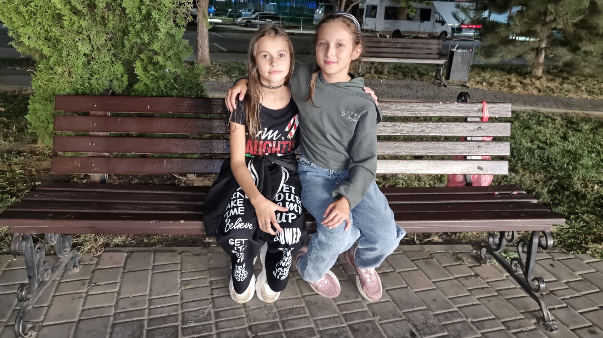 Я, Карина и лунное затмение 2025! смотреть онлайн