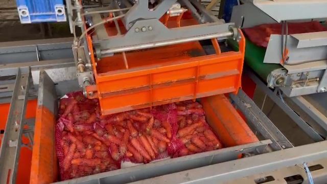 Паллетоукладчик RON-1200 укладка мешков с морковью смотреть онлайн