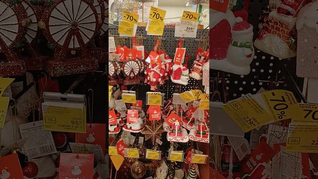 В поисках красных елочных игрушек смотреть онлайн