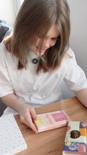 Шоколадный ад: волосатая гадость и Викина жадность. Наш адвент 23🎁