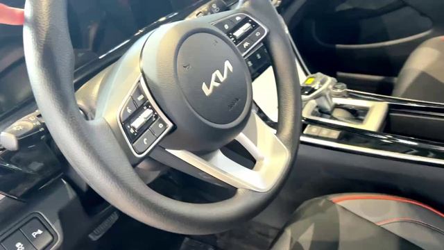 Kia Seltos I Рестайлинг, 2025 смотреть онлайн