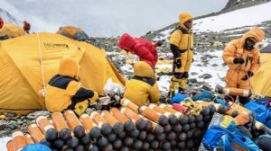 Эверест: Украсть воздух, чтобы выжить. Обречены на гибель. Украли кислород в Зоне Смерти.