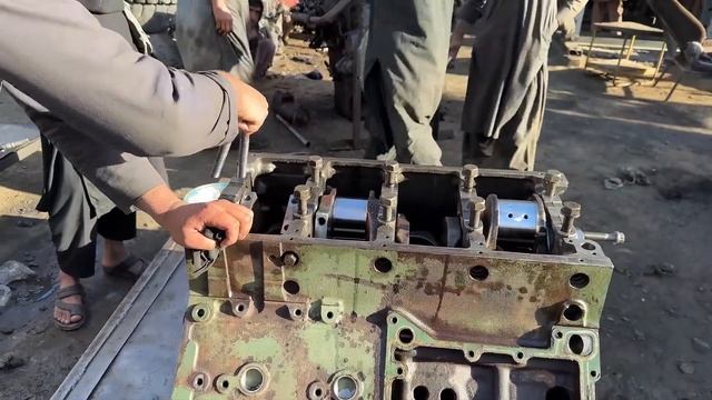 Ремонт двигателя Mercedes V8. Афганистан смотреть онлайн