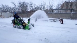 Уборка снега спецтехникой FRONTMEN GI02