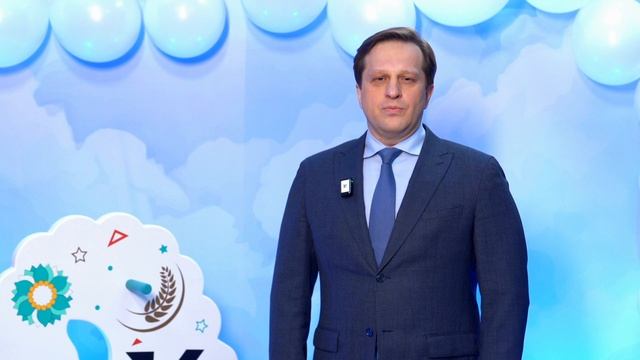 Министр здравоохранения Алтайского края поздравил жителей региона с наступающим Новым годом смотреть онлайн