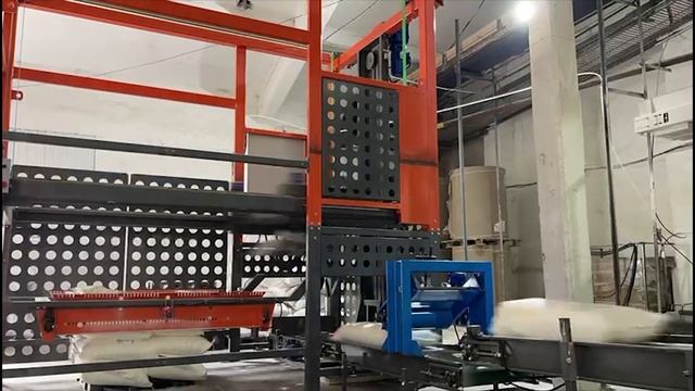 Укладка мешков с мукой на RON-400 смотреть онлайн