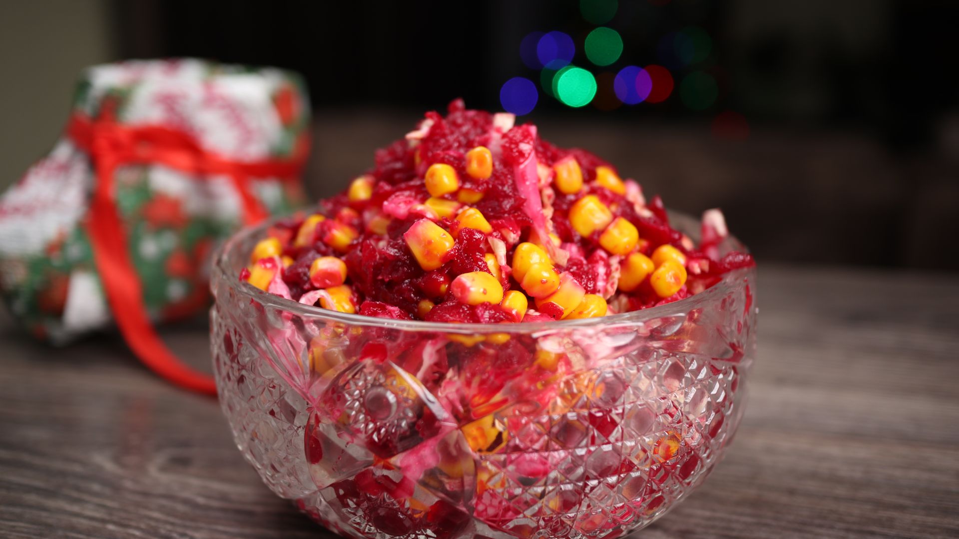 Простой и яркий салат из свёклы и кукурузы | Быстро и вкусно