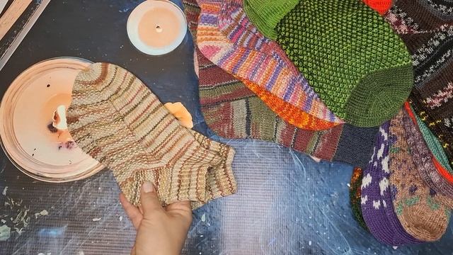 Обзор моих носочков-2025/ Сколько пар и грамм пряжи ушло на их вязание/Продаю носки ручной работы смотреть онлайн