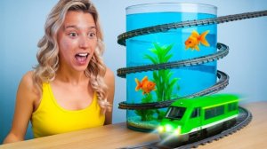 Я построила гигантскую железно куб дорогу для своих питомцев