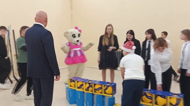 В селе Сосновское прошла традиционная елка главы Каменского района. Панорама 26.12.25 смотреть онлайн