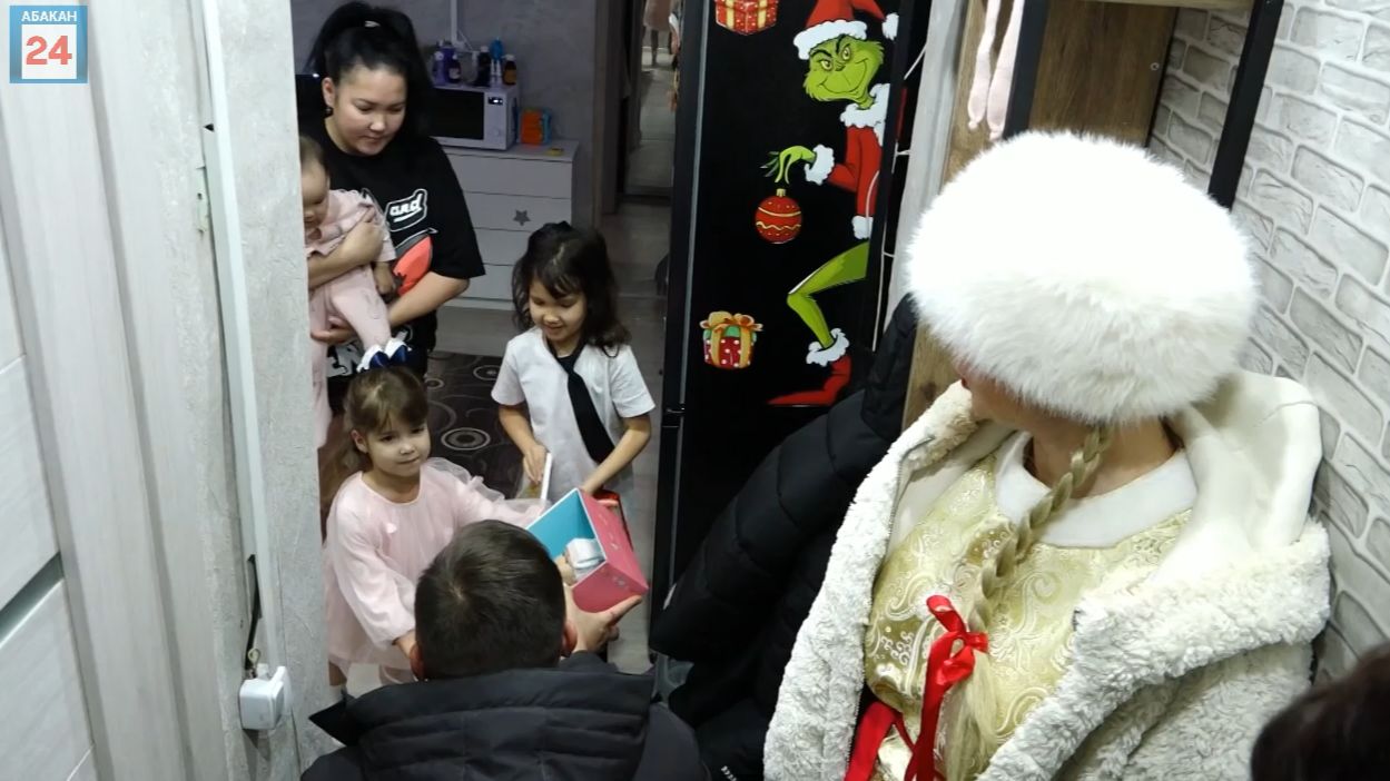 МЖФ Абакана исполнил детские мечты, снятые с "Ёлки желаний" смотреть онлайн