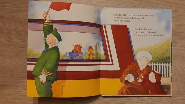 "Harry and the Bucketful of Dinosaurs" смотреть онлайн