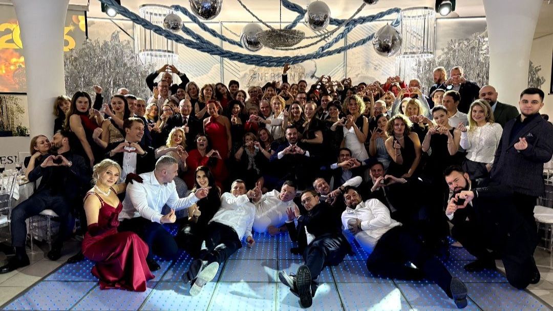 Новогодний праздник АП СПб: отличное настроение, дружба и корпоративный дух смотреть онлайн