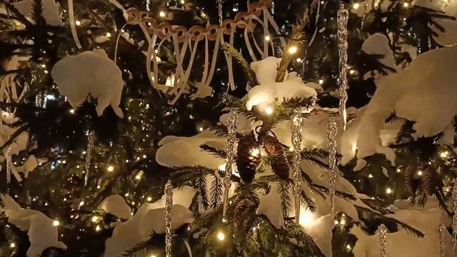 Сказочный лес и ёлка 2026 от Энергия РМК. Новогодние ёлки Часть 4 Красивый ледяной замок и горка. смотреть онлайн