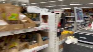 С Юрой в Ашане. Тянет на сладкое