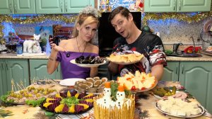 МУКБАНГ 😋 Пробуем ВСЕ блюда с новогоднего стола 2026 за 2000 рублей 🎅🎄