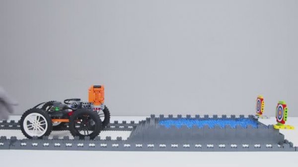 Может ли машинка Lego проломить стену?