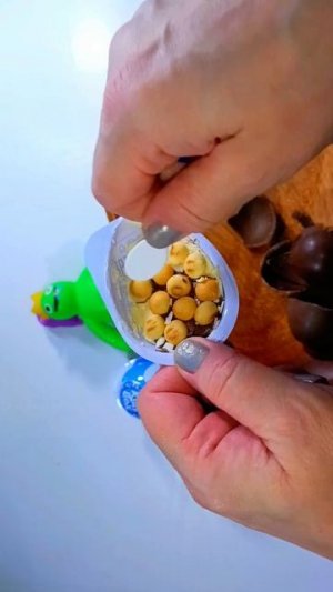 АСМР Распаковка Киндер сюрприз яйцо 🥰🤩🤯