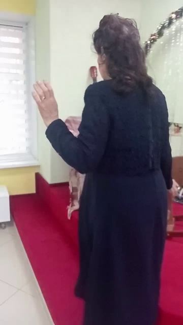 Для дам б. в.! Маленькое черное платье всегда в моде! Так ведь? смотреть онлайн