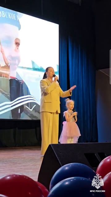 35 лет МЧС России: в Улан‑Удэ 
наградили спасателей и 
пожарных.mp4 смотреть онлайн