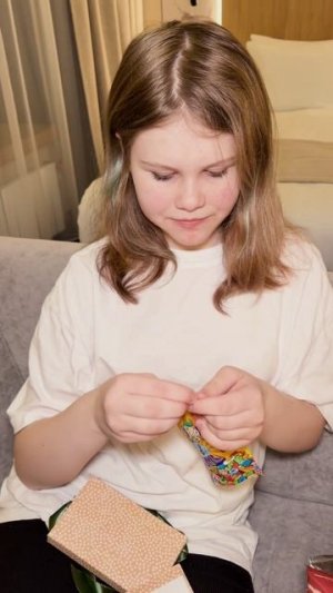 25 подарок открыли не дома🤩🎁