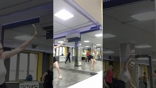 Ламбада. Зумба – урок, сочетающий элементы латино, хип смотреть онлайн