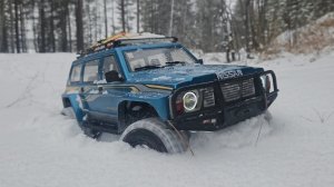 Зимний оффроад на RC внедорожнике.