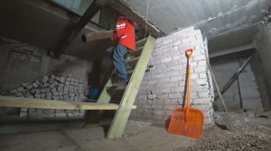 Ремонт пошёл не по плану, подвальные работы в гараже