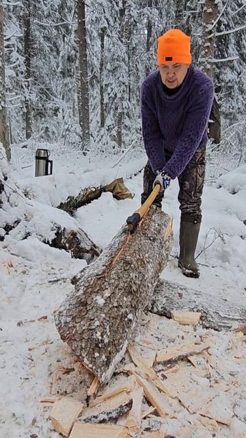 "Лагерный финн" в зимней колке бревна. смотреть онлайн