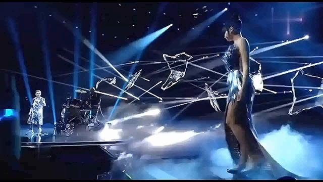 Диана Анкудинова и Алексей Елистратов - "Танцы на стёклах" (2025) смотреть онлайн