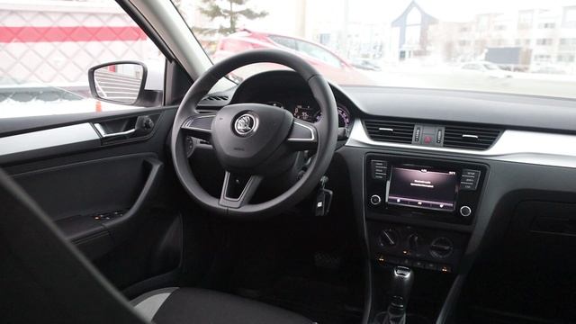 Škoda Rapid смотреть онлайн