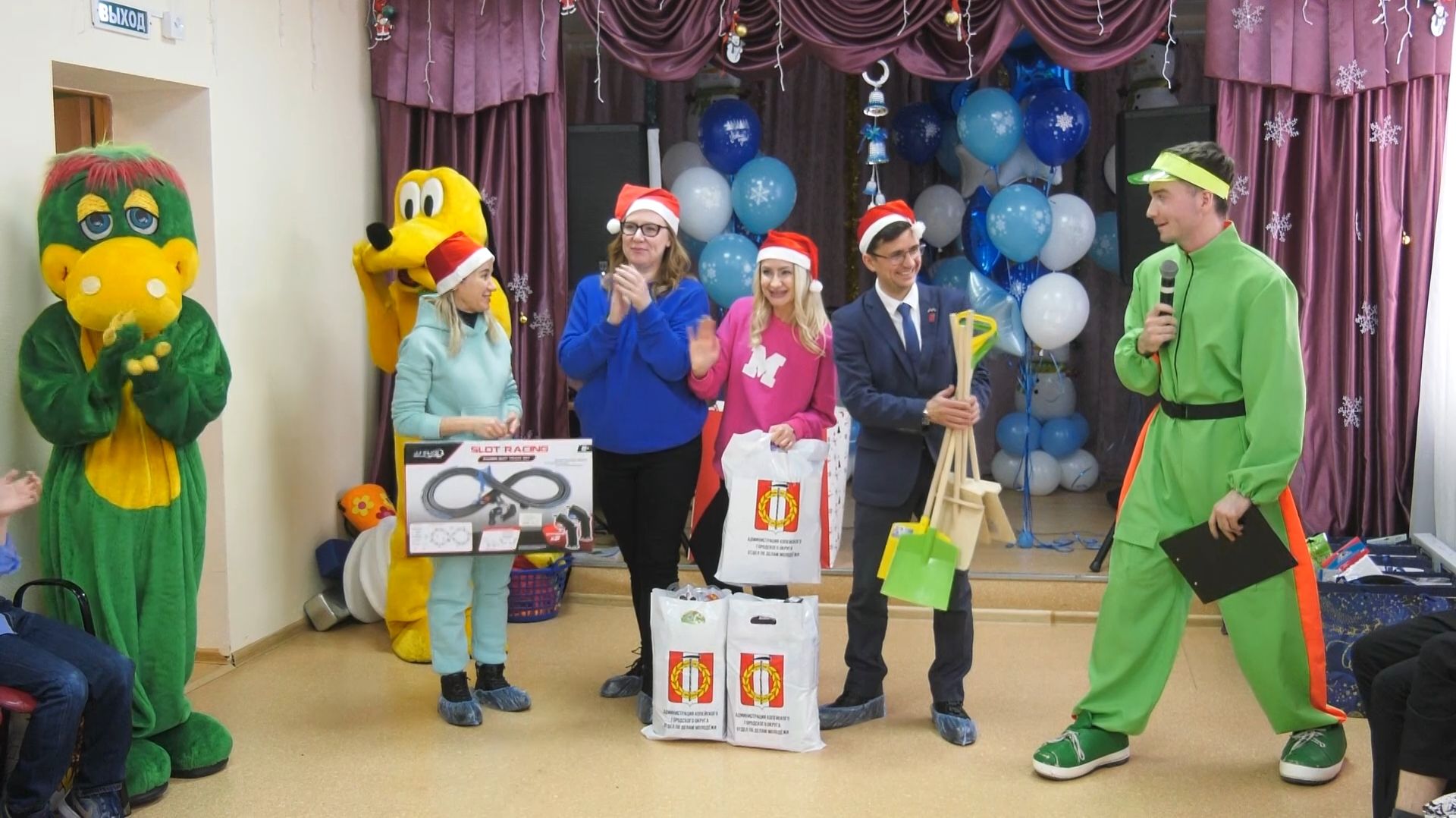 В детском доме прошла новогодняя акция смотреть онлайн