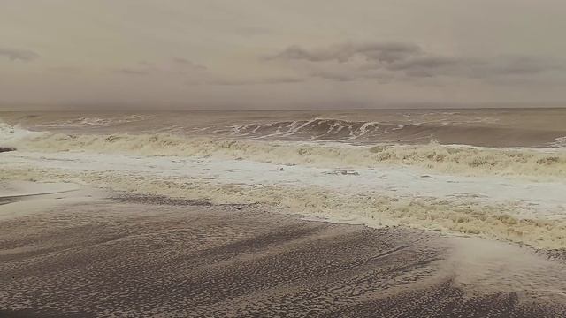 Шторм на Чёрном море в 6 баллов. Перед новым годом смотреть онлайн