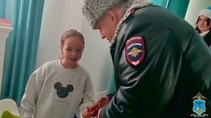 Полковник полиции исполнил детскую мечту Алисии из села Никольское Белгородской области