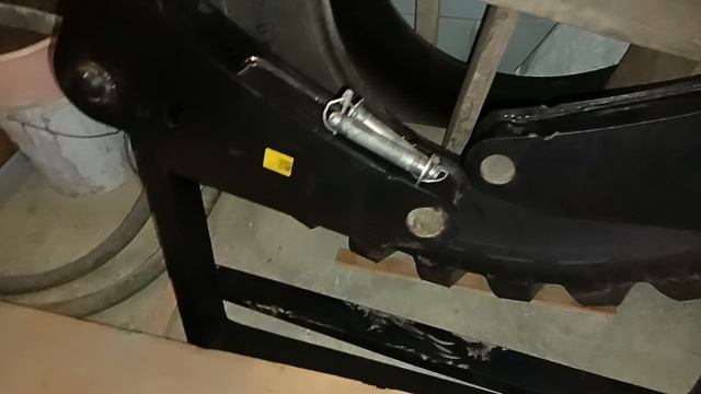 30-12-2025 ЭП LONKING 83 C. ставлю нож НВ 500, вместо клыков. 3 часть