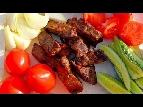 Жарю печень на природе // Все по простому ,но очень вкусно // смотреть онлайн