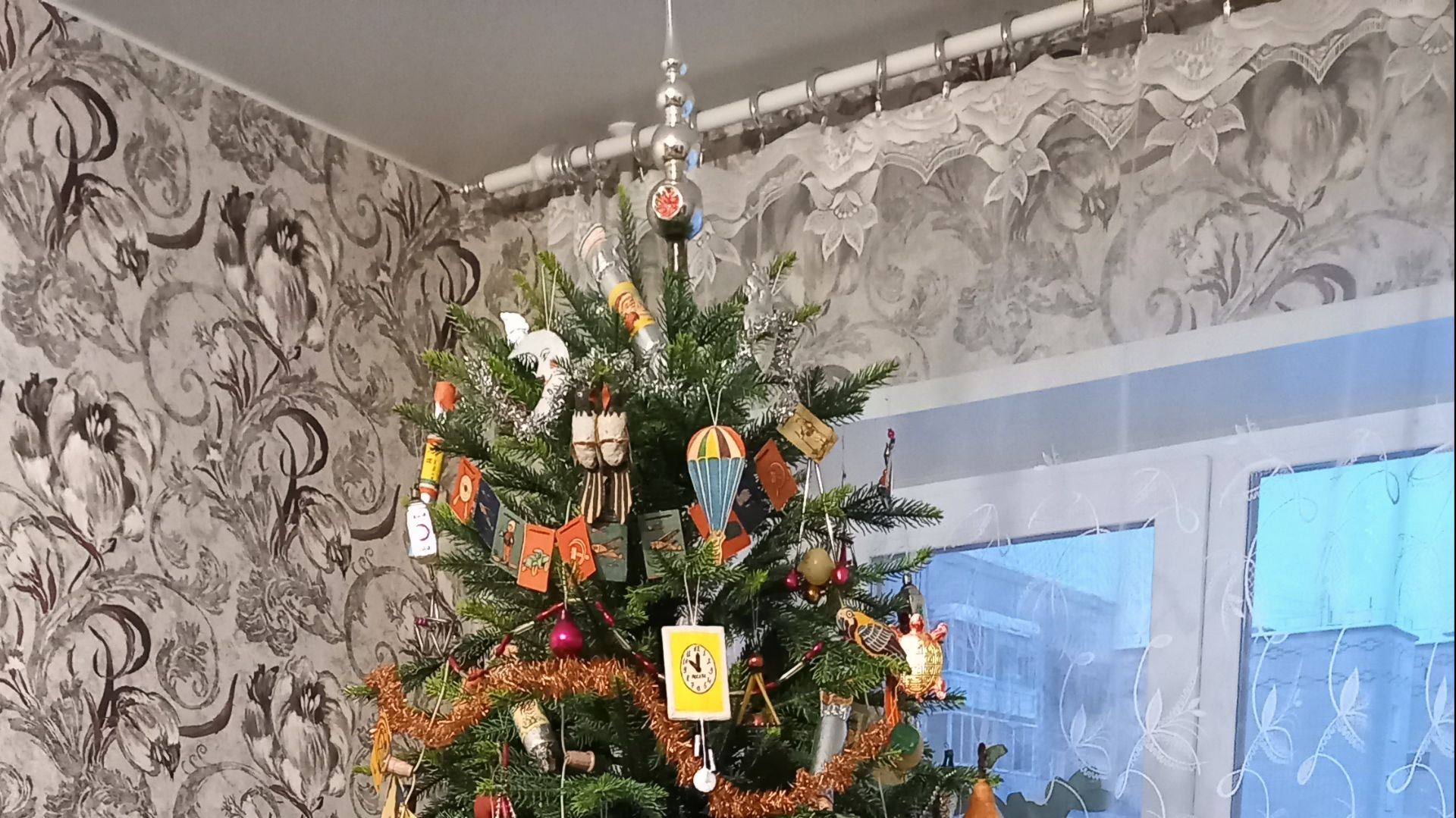 Новогоднии ёлки 2025-2026 смотреть онлайн