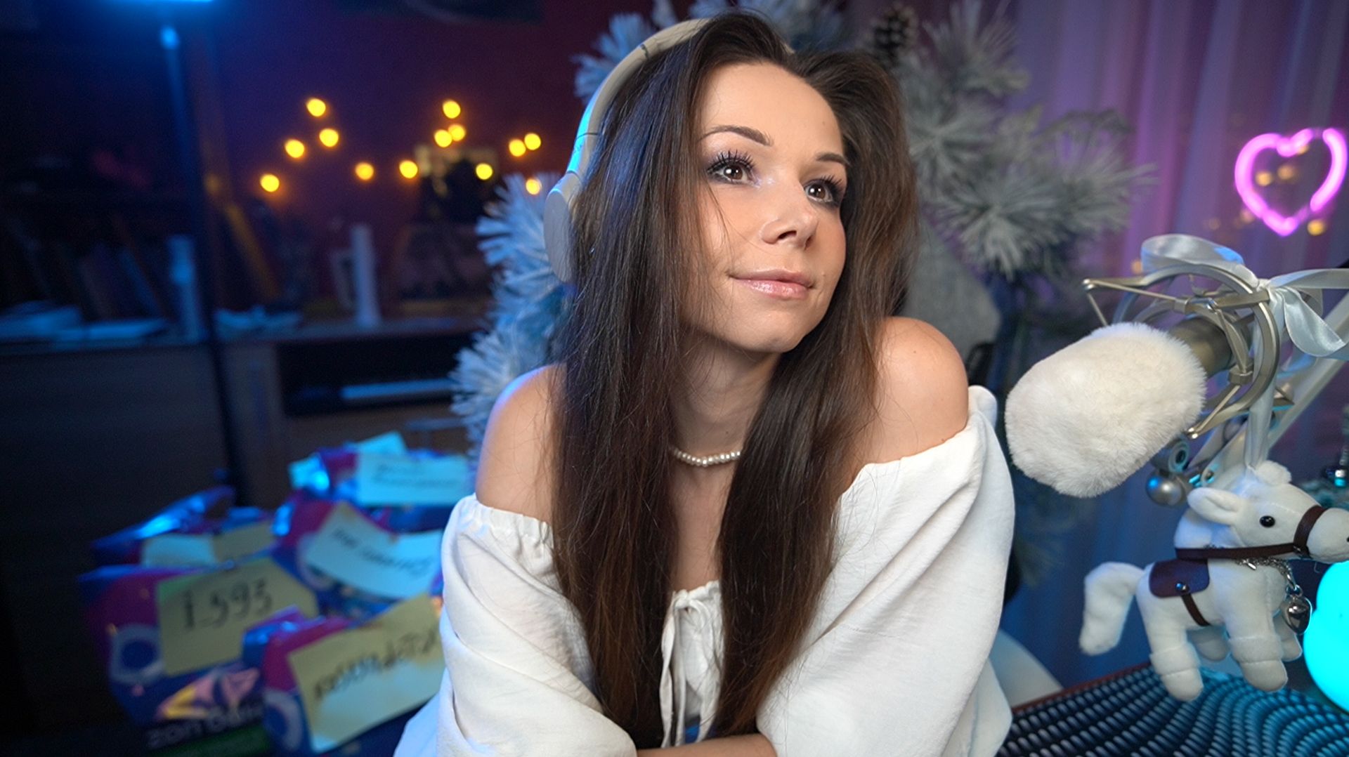 🥰🎁РАСПАКОВКА ПОДАРКОВ🎄☃️ | #общение #ламповыйстрим #девушкастримит смотреть онлайн