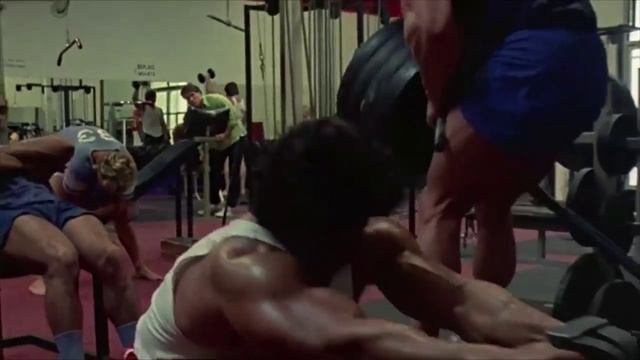 Отрывок из культового документального фильма Качая железо смотреть онлайн