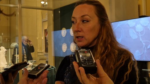 «ИСКУССТВО И БОТАНИКА: вазы конца XIX– начала XX века» из цикла «Поднесение к Рождеству» (2) смотреть онлайн