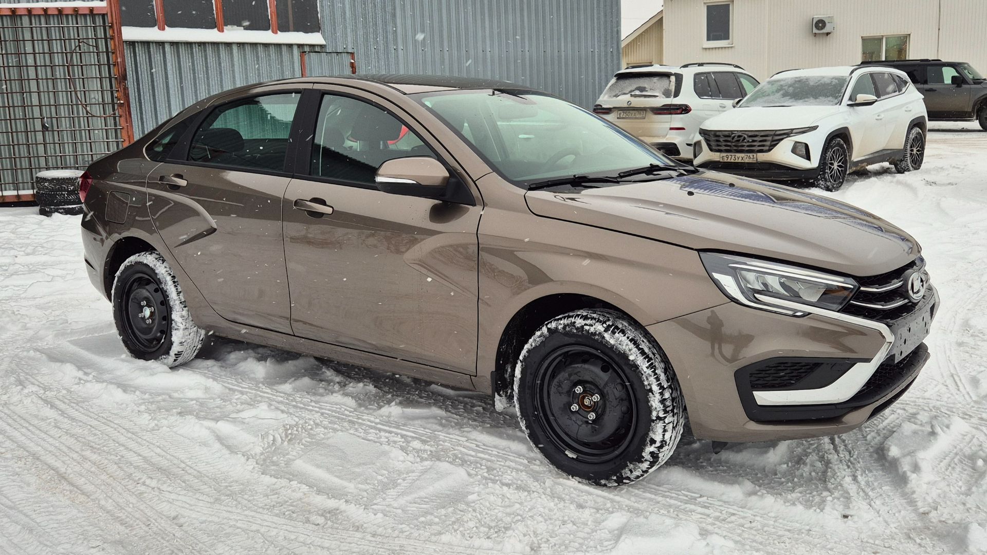 ОБНОВЛЕННАЯ #Vesta Life с бесключевым доступом и Play auto покажем как работает и функции #playauto смотреть онлайн